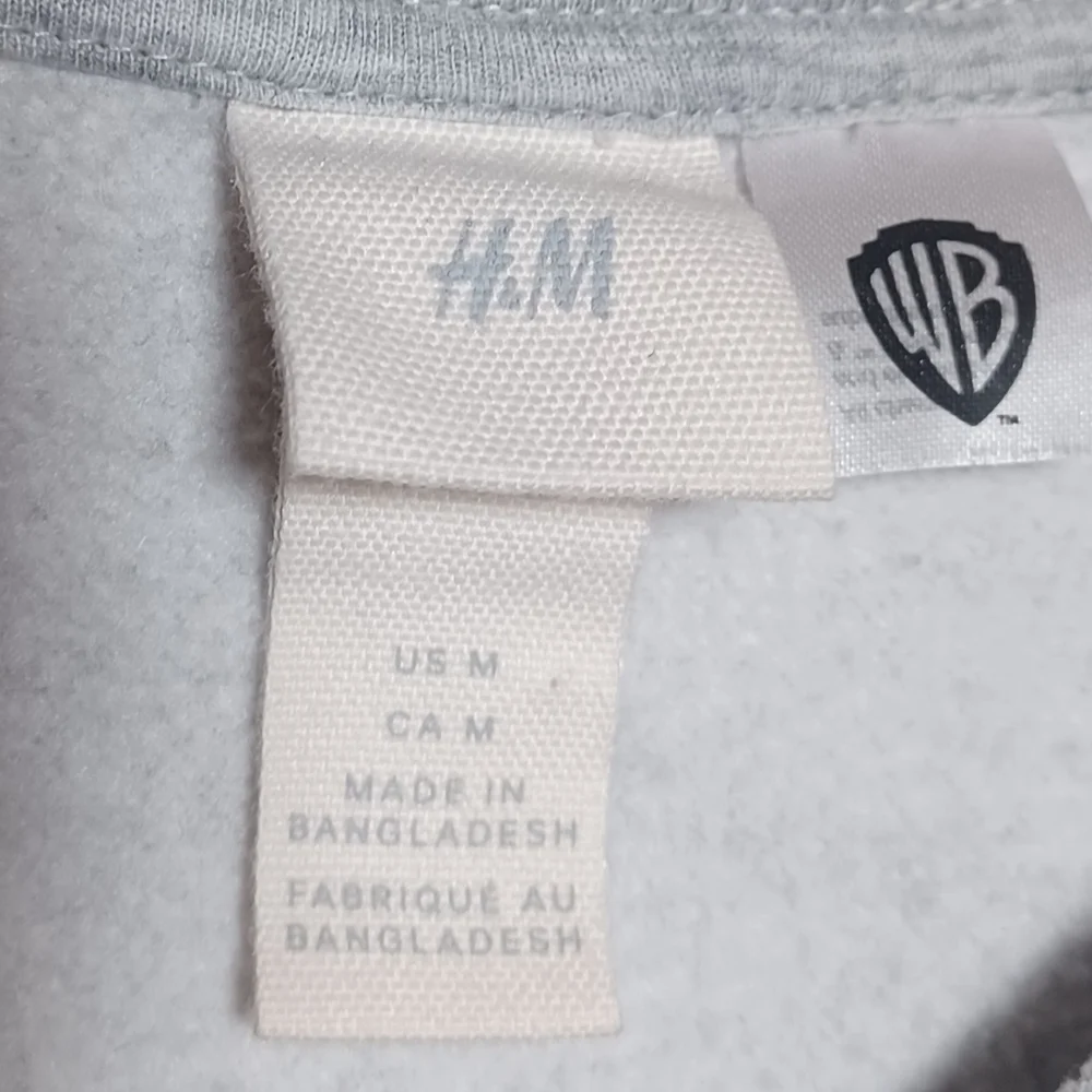 H&M Friends TV Show Logo Unisex Gray Sweatshirt Size Medium Cozy Cotton Blend - Picture 5 of 9